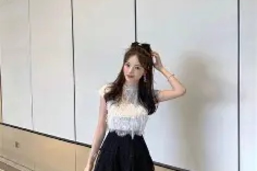 鹿晗关晓彤再登热搜榜百万大V爆料分手内幕女方已开始新恋情